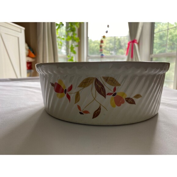 Halls Superior Autumn Leaves Casserole Souffle Dish 7 3/4" - Picture 3 of 7